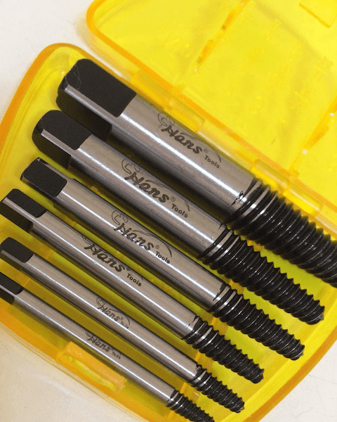 Screw Extractor Set- (5, 6, 8 PCs) 1 Screw Extractor Set- (6 PCs)